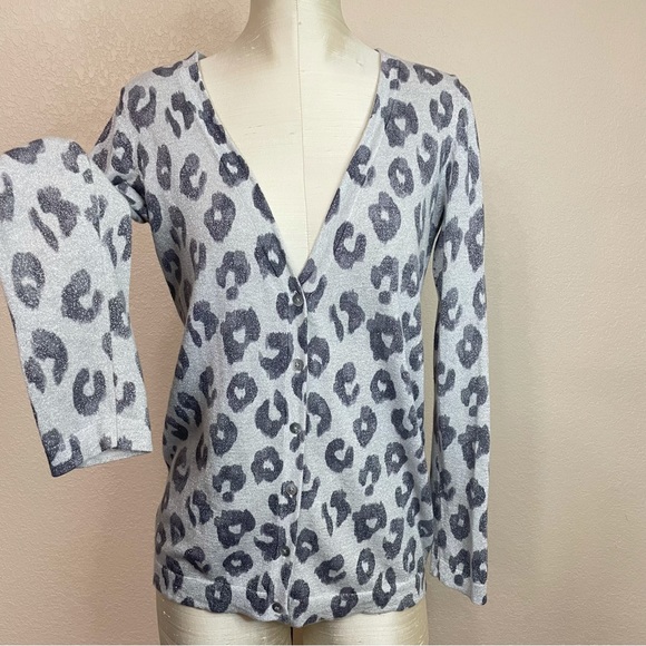 Old Navy Gray Animal Print Holiday Metallic Embellished Cardigan Size Small - Picture 4 of 11